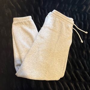 Aritzia TNA Heather Gray Boyfriend Fit Sweatpants